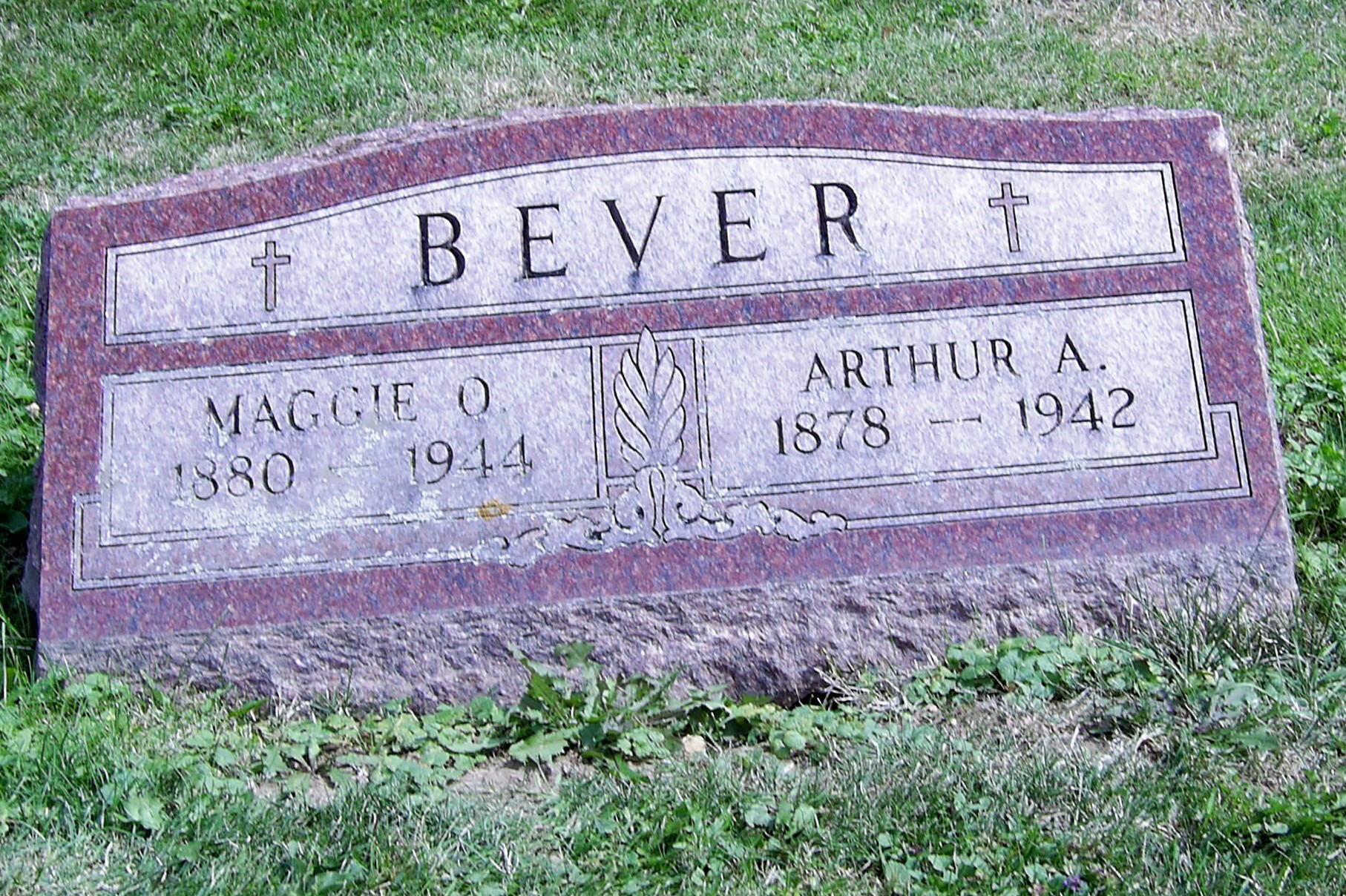 Arthur and Maggie Bever's headstone